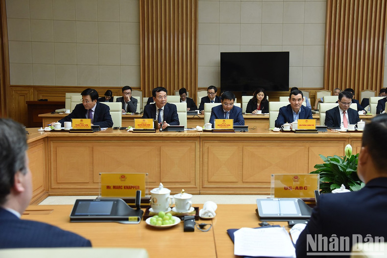越南通信与传媒部部长阮孟雄发表讲话。 越南通信与传媒部部长阮孟雄发表讲话。