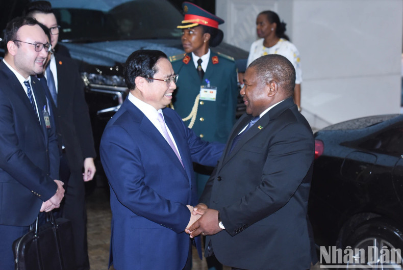 范明正总理欢迎莫桑比克共和国总统。