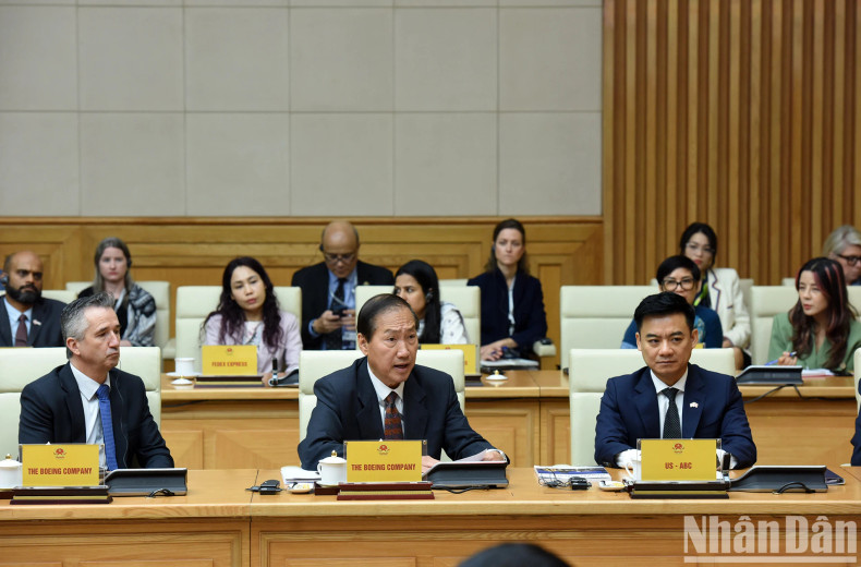 波音越南公司董事迈克尔·阮发表讲话。