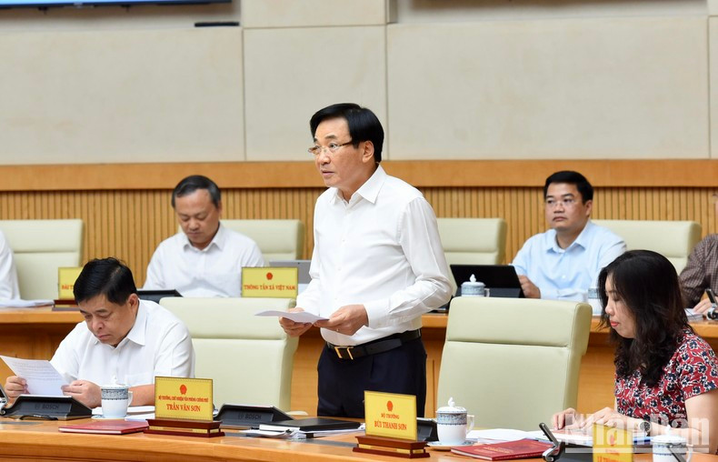 越南政府办公厅主任陈文山部长。 越南政府办公厅主任陈文山部长。