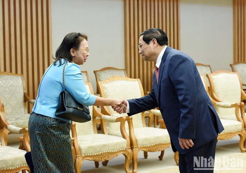 范明正总理欢迎柬埔寨副首相兼外交与国际合作部大臣布拉索昆一行。