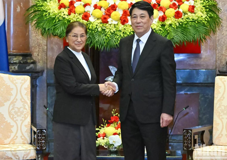 越南国家主席梁强会见老挝人民革命党中央政治局委员、老挝国家副主席巴妮·雅陶都。 越南国家主席梁强会见老挝人民革命党中央政治局委员、老挝国家副主席巴妮·雅陶都。