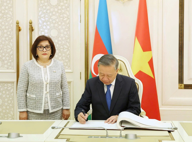 越共中央总书记苏林会见阿塞拜疆国民议会议长萨黑巴·加法罗娃【组图】 ảnh 3