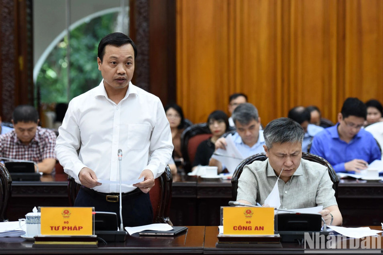 司法部领导代表发表讲话。