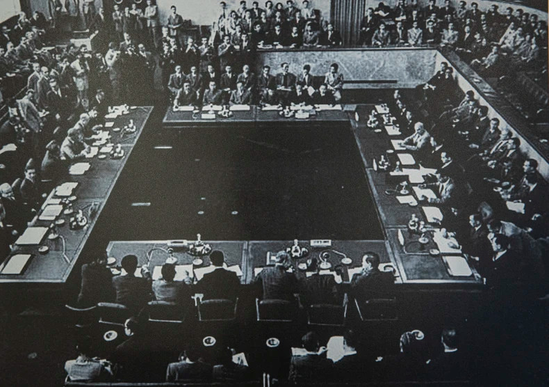 日内瓦会议的一场会议全景。 日内瓦会议的一场会议全景。