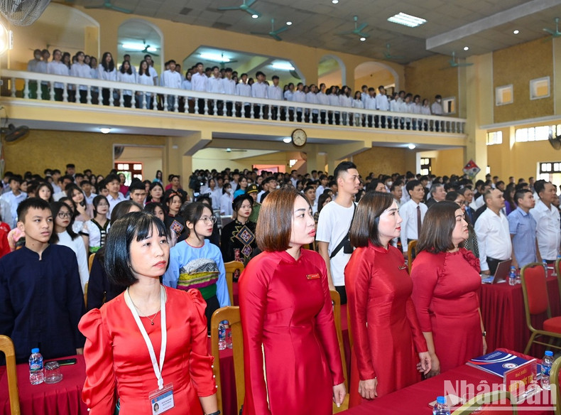 越南国会主席王廷惠出席T78友谊学校开学典礼【组图】 ảnh 4 越南国会主席王廷惠出席T78友谊学校开学典礼【组图】 ảnh 4