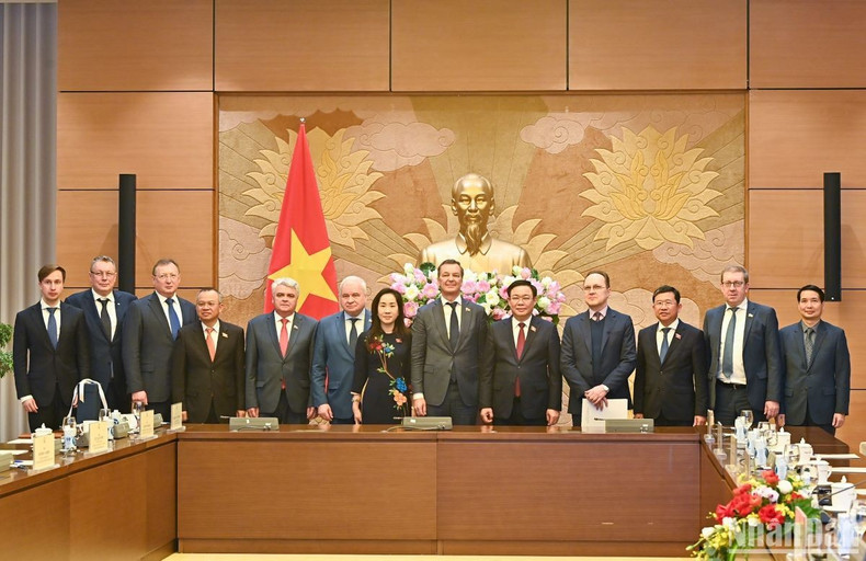 双方代表合影。