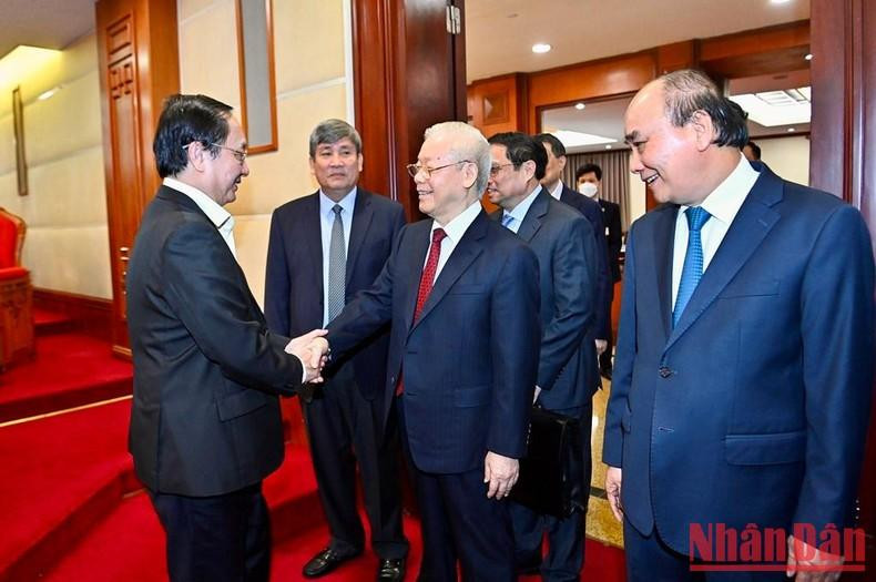 越共中央总书记阮富仲和党、国家领导。 越共中央总书记阮富仲和党、国家领导。