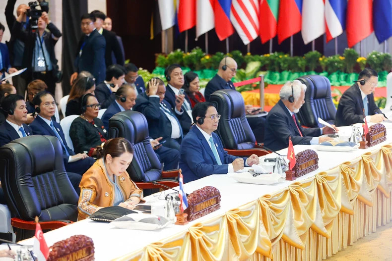 范明正总理出席东盟—中国峰会。