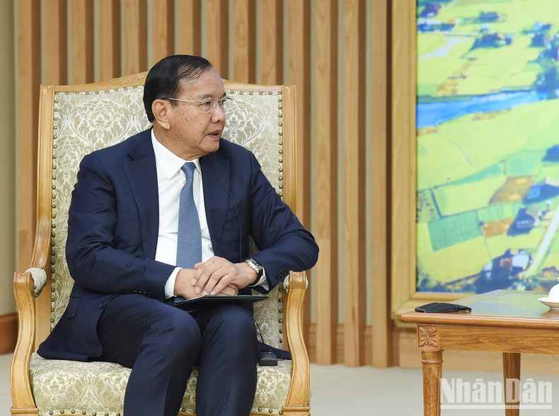 柬埔寨副首相兼外交与国际合作部大臣布拉索昆在会见中发言。