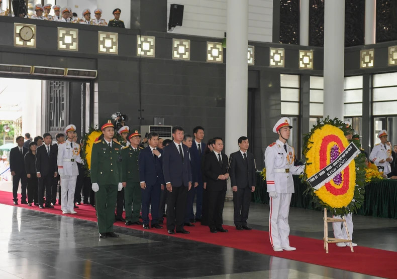 安沛省代表团吊唁阮富仲总书记逝世。