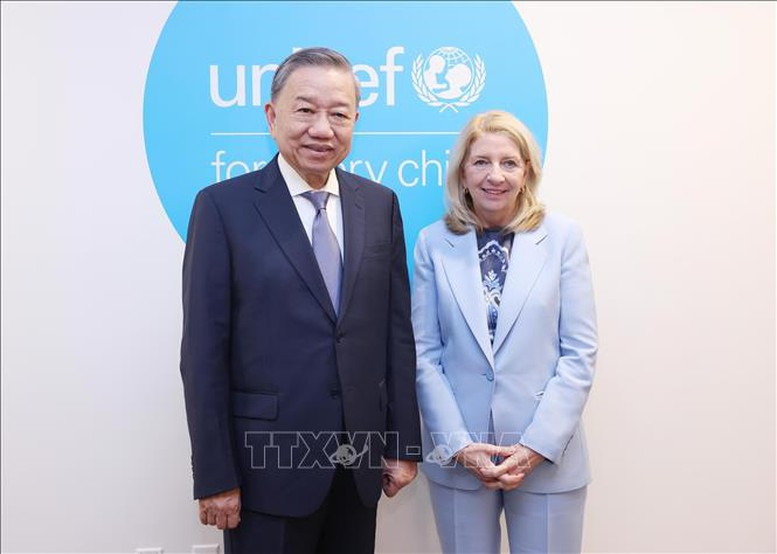 苏林总书记、国家主席会见与联合国儿童基金会执行主任凯瑟琳·拉塞尔。 苏林总书记、国家主席会见与联合国儿童基金会执行主任凯瑟琳·拉塞尔。