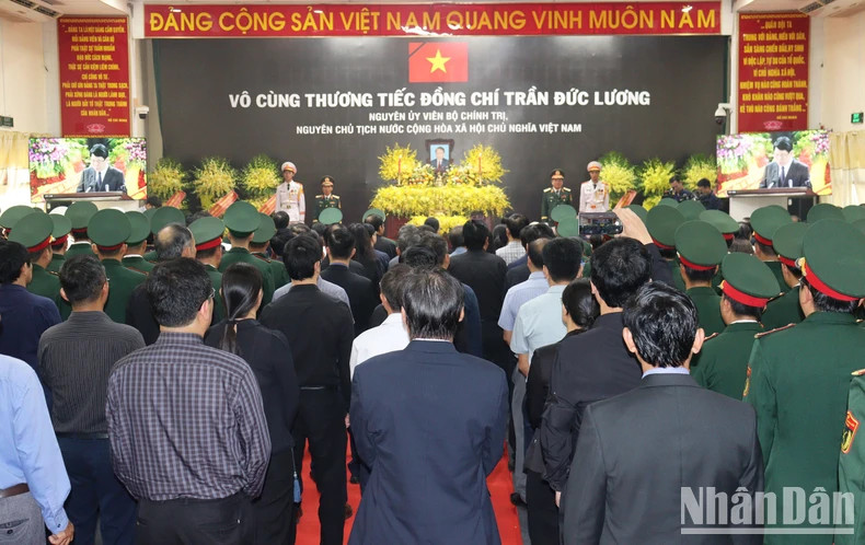 截至5月25日上午，已有218个代表团，共4105余人前来吊唁原国家主席陈德良，体现广义省及周边省市干部、战士和人民对陈德良同志的特殊情感。