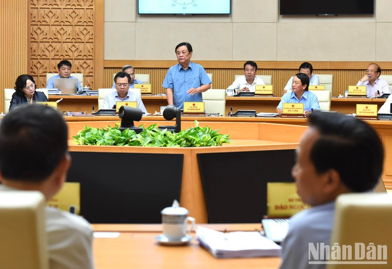 越南农业与农村发展部部长黎明欢在会议上发表讲话。 越南农业与农村发展部部长黎明欢在会议上发表讲话。