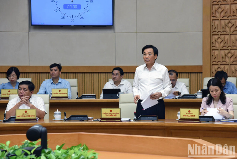 政府办公厅主任阮文山部长发表讲话。 政府办公厅主任阮文山部长发表讲话。