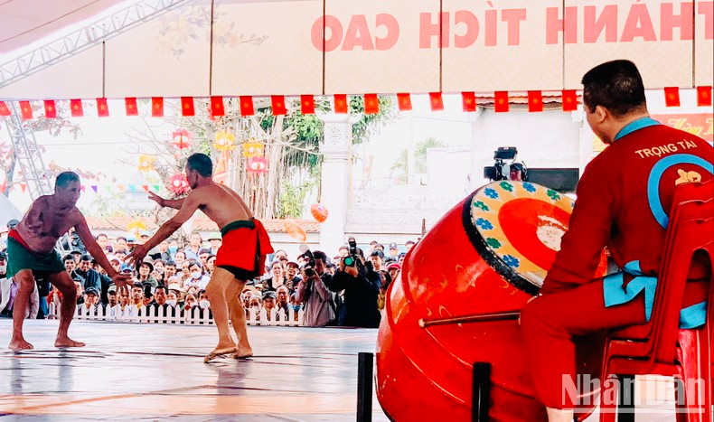 比赛中的活动。