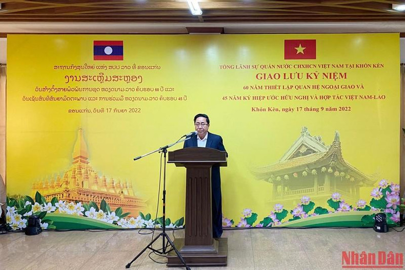 Sombath Phengphachanh总领事发言。