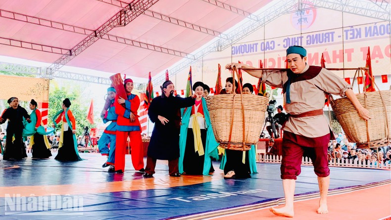 比赛中的活动。