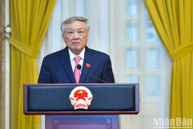 政府副总理阮和平发表讲话。 政府副总理阮和平发表讲话。