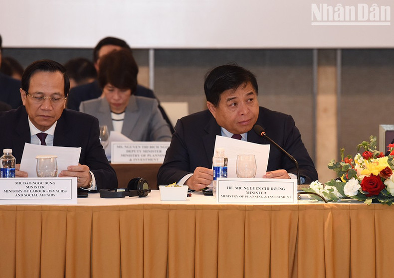 越南计划与投资部部长阮志勇致开幕词。 越南计划与投资部部长阮志勇致开幕词。