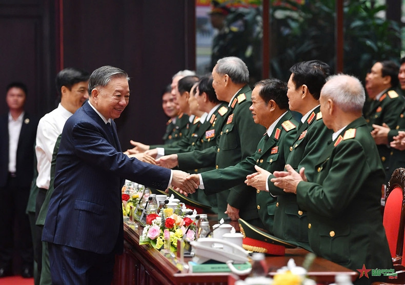 苏林总书记、国家主席和各位代表。 苏林总书记、国家主席和各位代表。