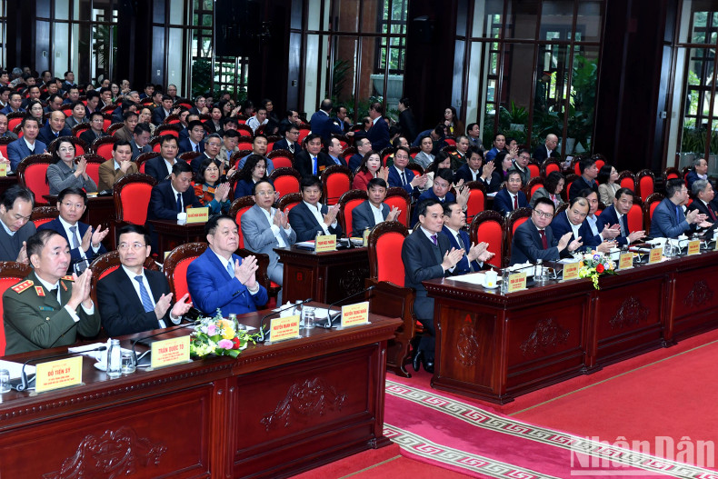 与会代表。 与会代表。