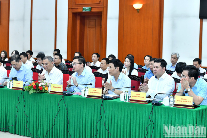 越共中央总书记苏林同越共中央组织部举行工作会议【组图】 ảnh 7