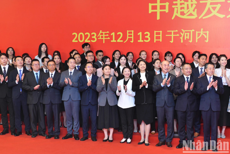 越中友好人士及青年代表。 越中友好人士及青年代表。