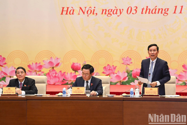 越南工商会主席范晋公发表讲话。 越南工商会主席范晋公发表讲话。
