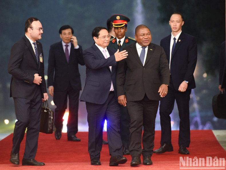 范明正总理和莫桑比克共和国总统。