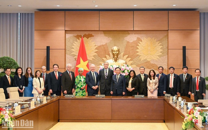 与会代表合影。