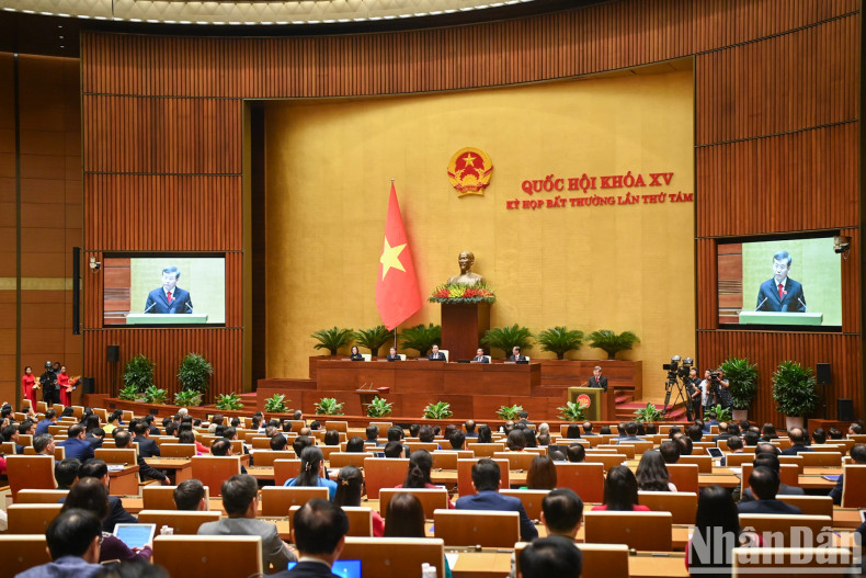 最高人民法院院长黎明智宣誓就职仪式场景。