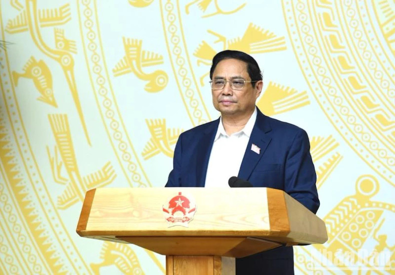 越南政府总理范明正主持会议。 越南政府总理范明正主持会议。