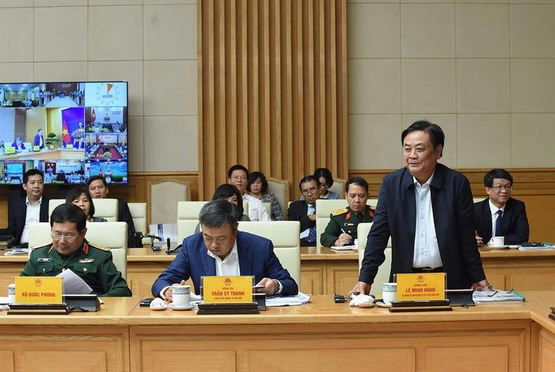 农业与农村发展部部长黎明欢在会议上发言。 农业与农村发展部部长黎明欢在会议上发言。