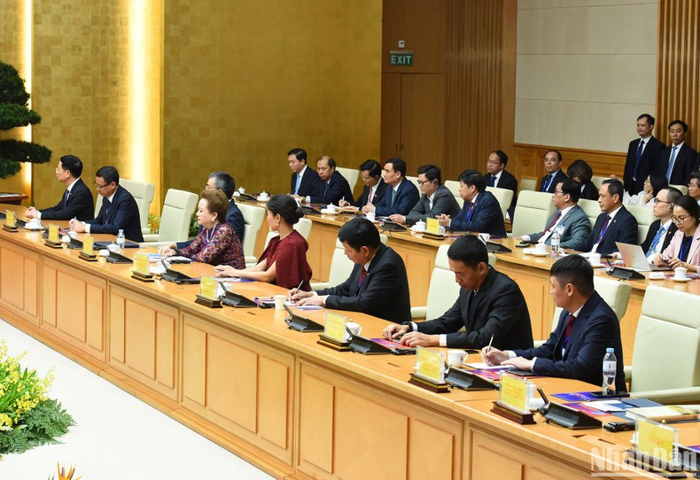越南代表出席会议。 越南代表出席会议。