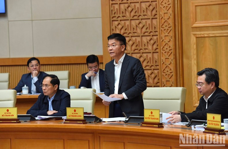 司法部部长黎成龙发言。