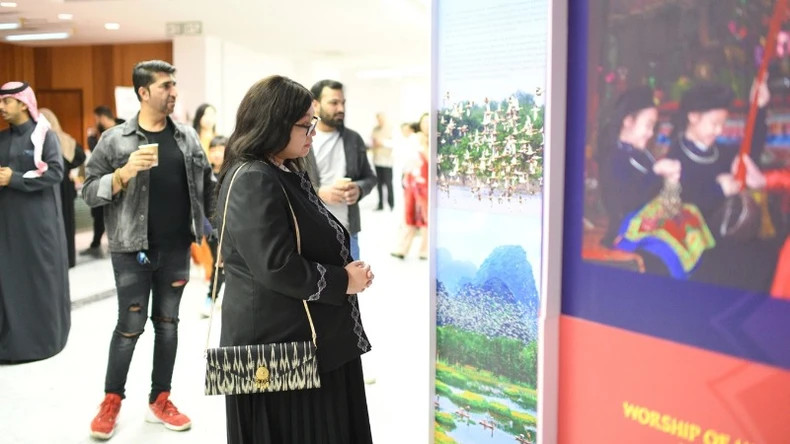 “越南文化精髓”和“获联合国教科文组织公认的越南世界遗产”图片展展示关于越南名胜古迹、文化遗产等的图片,从而推广越南国家形象。 “越南文化精髓”和“获联合国教科文组织公认的越南世界遗产”图片展展示关于越南名胜古迹、文化遗产等的图片,从而推广越南国家形象。