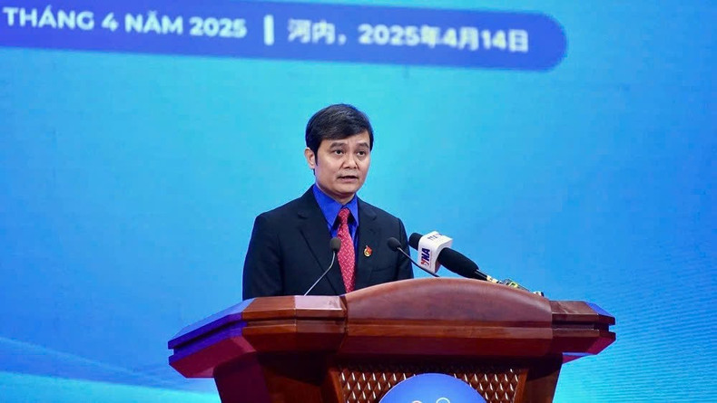 越南胡志明共青团中央书记处第一书记裴光辉发表讲话。 越南胡志明共青团中央书记处第一书记裴光辉发表讲话。