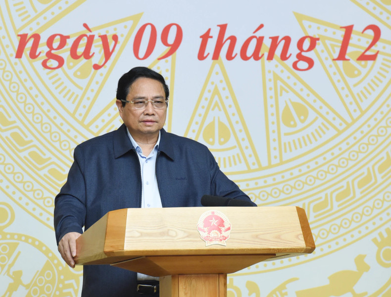 范明正总理在会议上发表讲话。