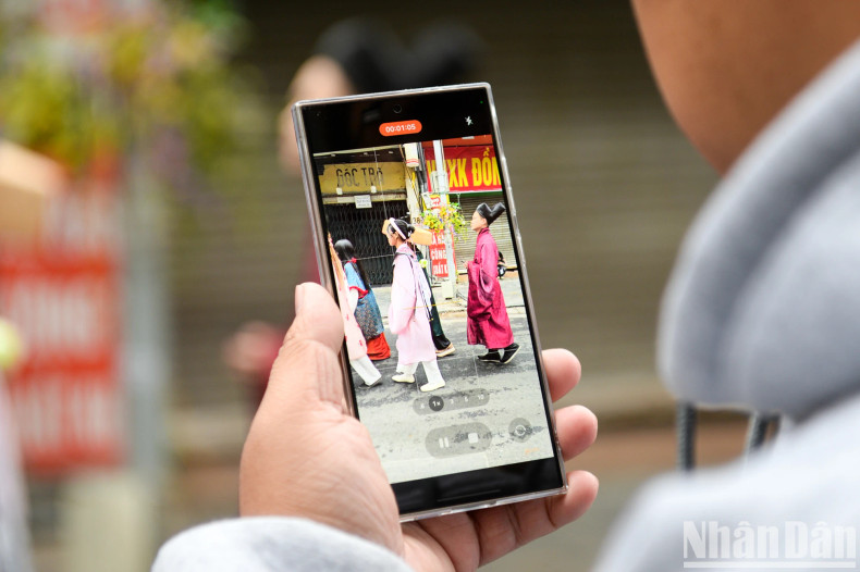 活动吸引众多人的关注。