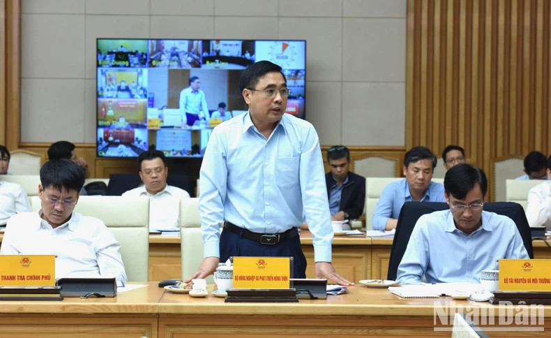 农业与农村发展部领导发表讲话。 农业与农村发展部领导发表讲话。