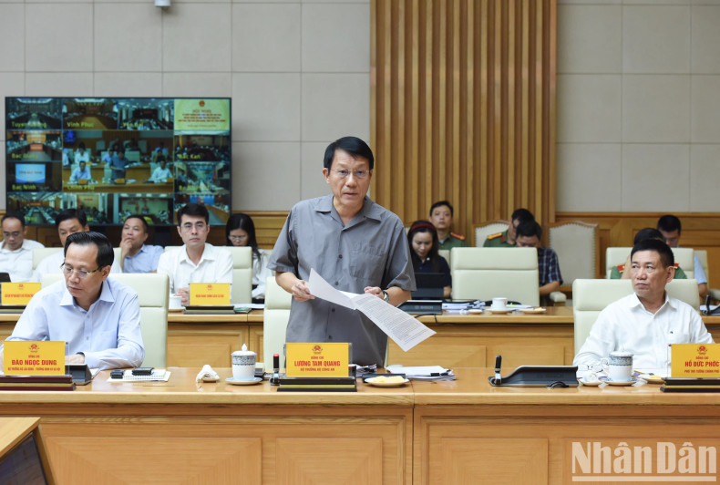 越南公安部部长粱三光发表讲话。 越南公安部部长粱三光发表讲话。