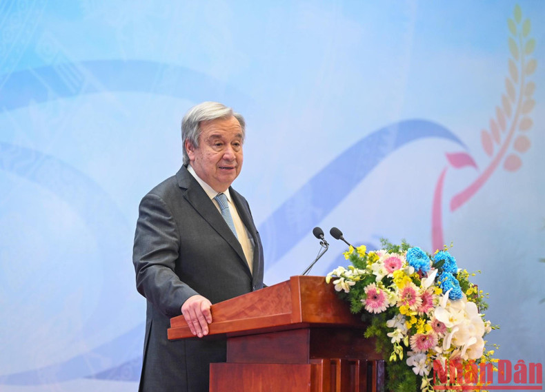 联合国秘书长安东尼奥·古特雷斯在纪念典礼上发言。 联合国秘书长安东尼奥·古特雷斯在纪念典礼上发言。