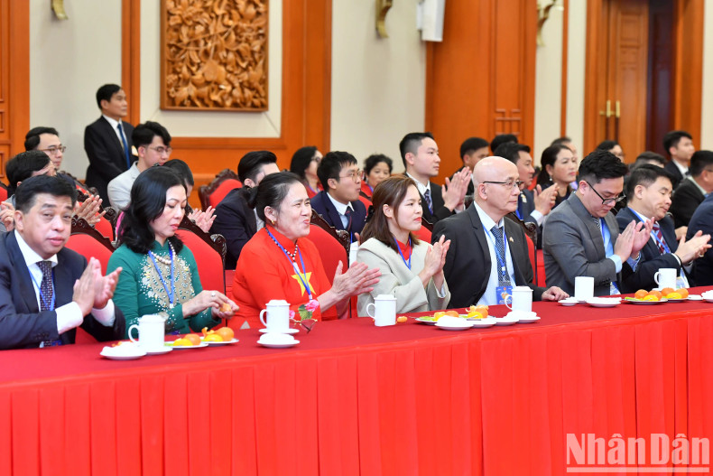 与会代表。 与会代表。