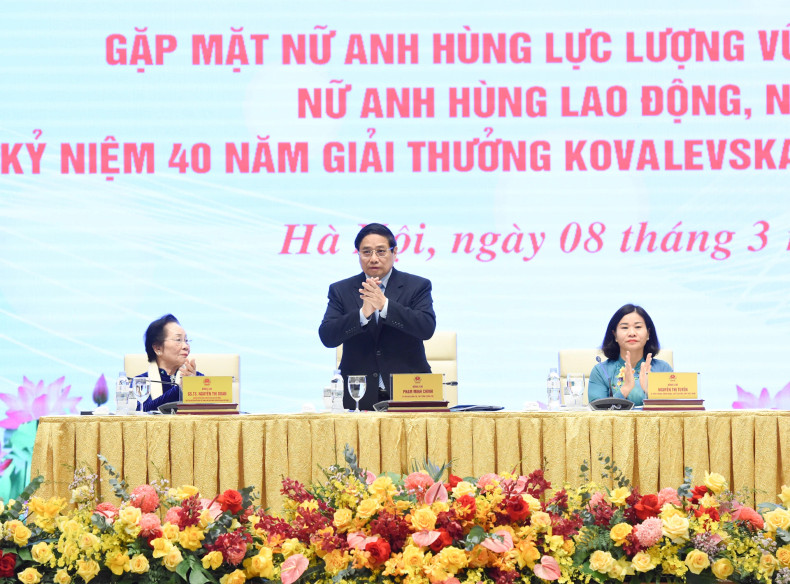 范明正总理会见荣获柯瓦列夫斯卡娅奖的女英雄、女科学家【组图】 ảnh 1
