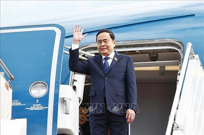 越南国会主席陈青敏抵达首都金边。 越南国会主席陈青敏抵达首都金边。