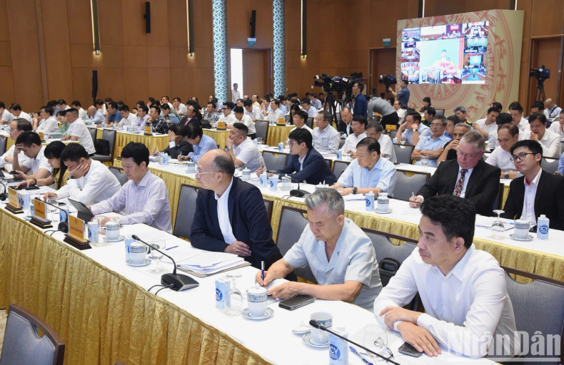 与会代表。 与会代表。