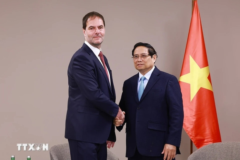 范明正总理会见捷信集团董事长兼首席执行官依西·施梅兹。 范明正总理会见捷信集团董事长兼首席执行官依西·施梅兹。