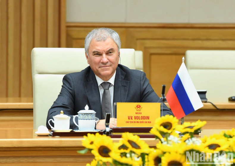 俄罗斯联邦国家杜马主席沃洛金发表讲话。