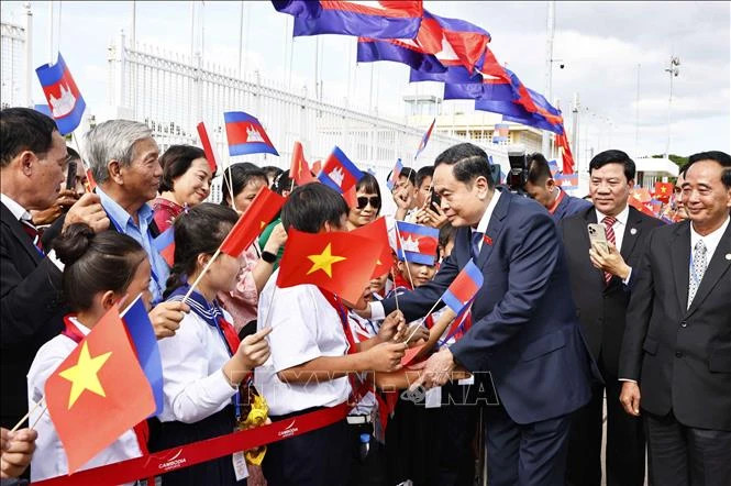 越南国会主席陈青敏在金边国际机场。 越南国会主席陈青敏在金边国际机场。